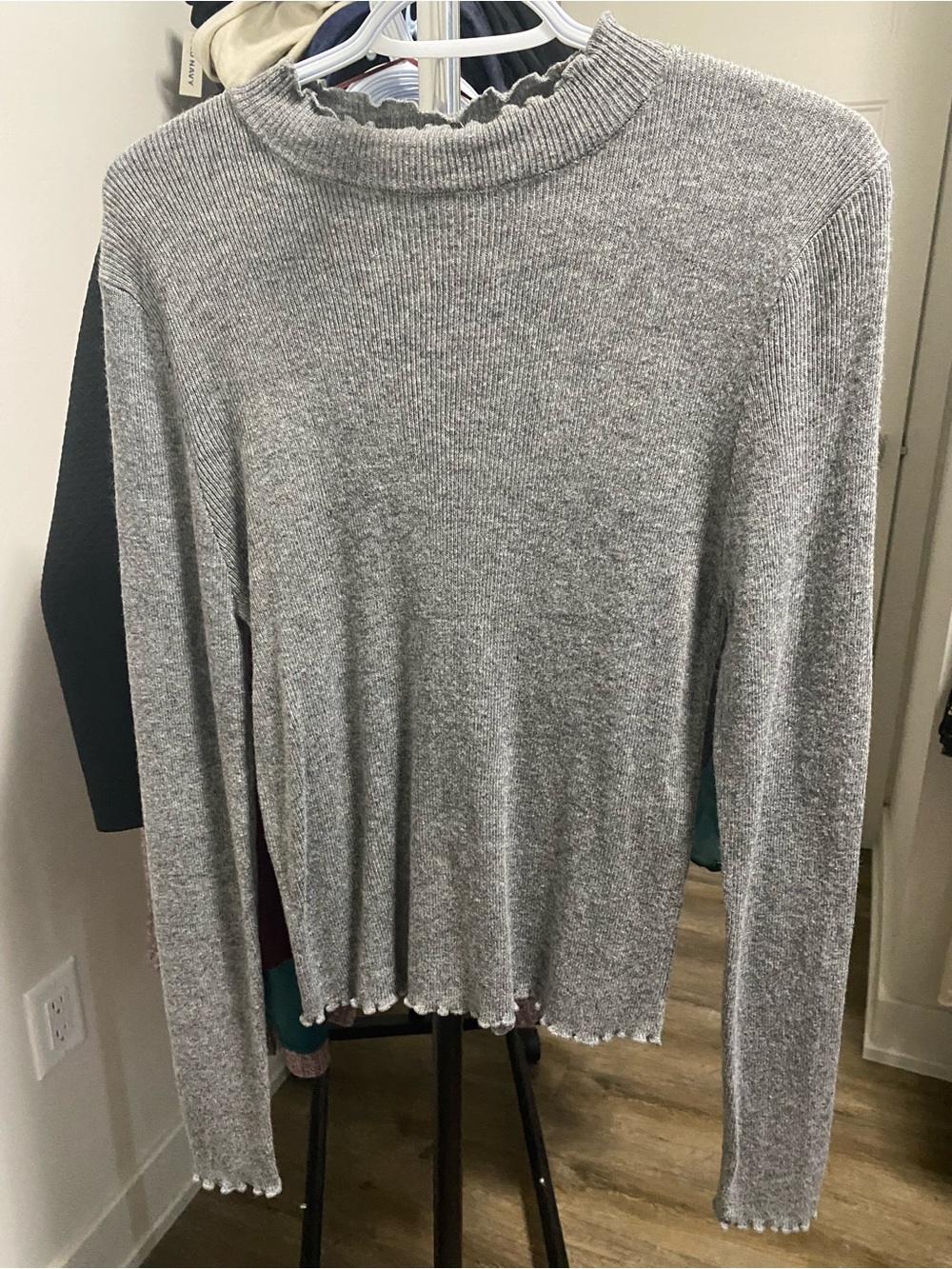 Forever 21 Heather Gray Women’s Crewneck Sweater